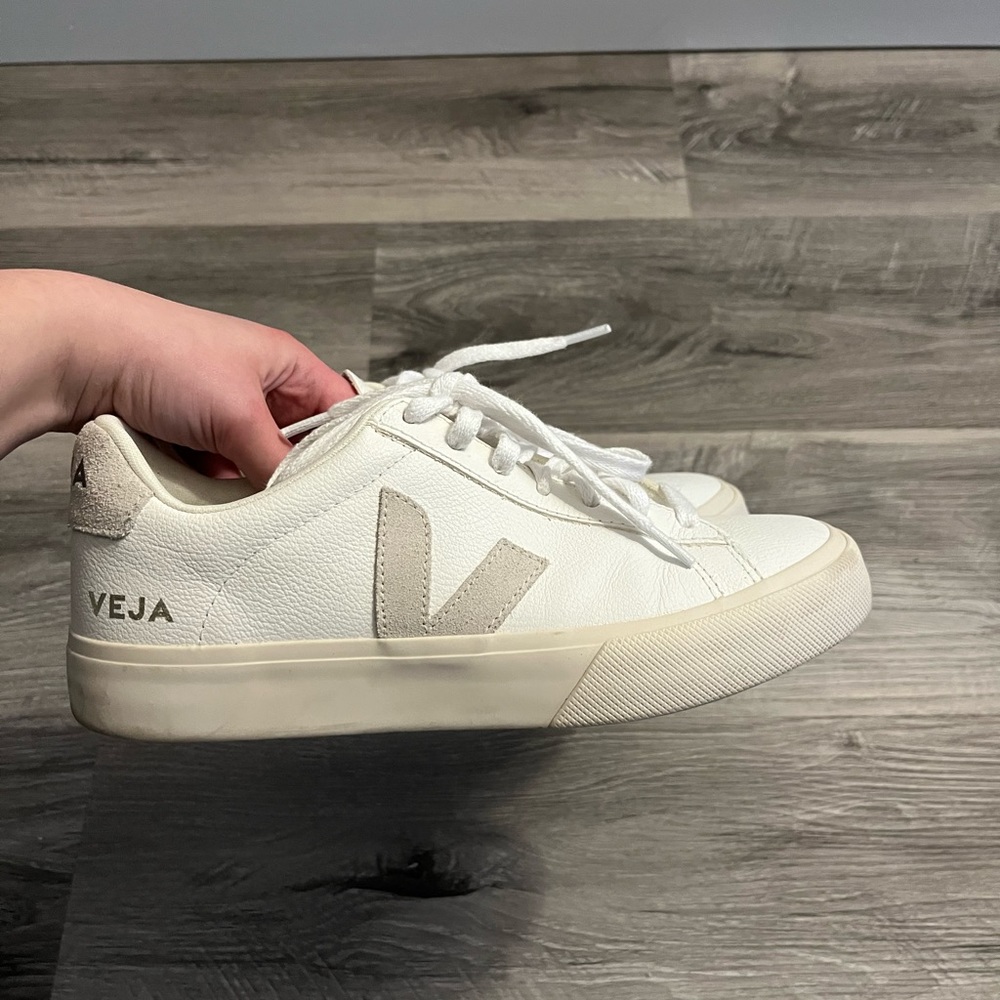 Veja Campo sneakers in beige